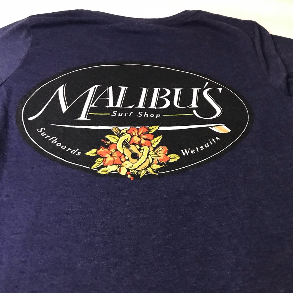 Malibu’s Surf Shop T-shirt (Juniors Medium)